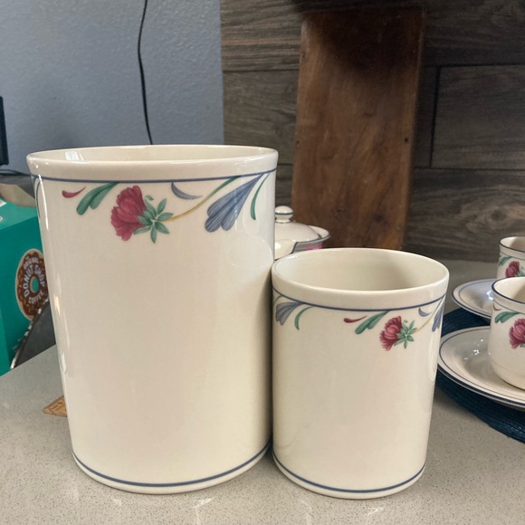 Lenox Chinaware cups, saucers, and utensil holders - Picture 2 of 8